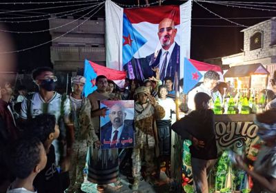 رفع صور الرئيس الزُبيدي وأعلام الجنوب.. سيئون تكسر قيود الترهيب وتتحدى قمع الأعداء