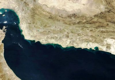 ترامب يدعو لتشكيل تحالف بحري لحماية مضيق هرمز