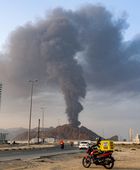 نشوب حريق في منطقة الفجيرة بعد استهداف طائرة مسيرة