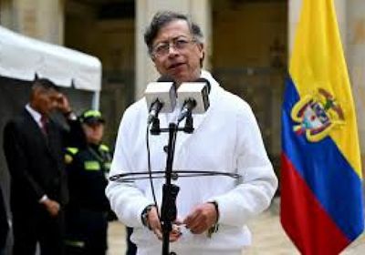 الرئيس الكولومبي يتهم الإكودوار بقصف أراض في بلده
