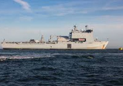 سفينة حربية بريطانية تتوقف في جبل طارق في الطريق إلى شرق المتوسط