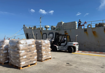 وصول أول دفعة من قافلة دولية للمساعدات الإنسانية إلى كوبا