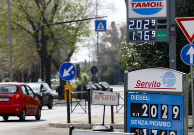 إيطاليا تتخذ تدابير لمواجهة ارتفاع أسعار الوقود