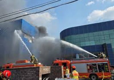 إصابة 50 شخصاً في حريق مصنع سيارات بكوريا