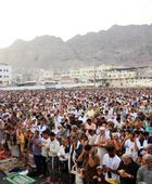 صلاة العيد في عدن.. رسائل الاصطفاف وتجديد العهد الشعبي