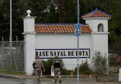 ترامب يقرر إعادة النظر بمسألة بقاء القواعد الأمريكية في إسبانيا