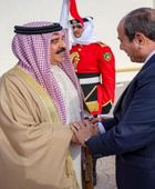 الرئيس المصري يبحث مع العاهل البحريني التحديات الإقليمية والاعتداءات الإيرانية