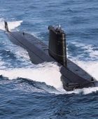 غواصة نووية بريطانية تصل بحر العرب