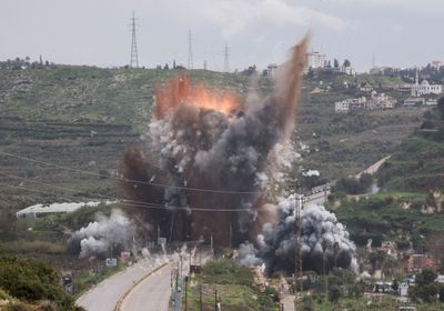 إسرائيل تعلن تدمير جسر القاسمية في لبنان