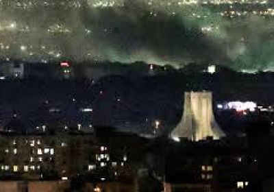 ضربة أمريكية إسرائيلية تستهدف برج إرسال إذاعي بإيران