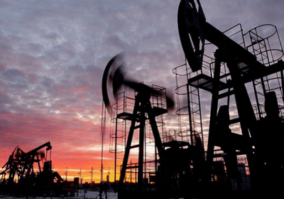 هبوط النفط بنحو 11% عقب تأجيل ترامب للضربات ضد إيران