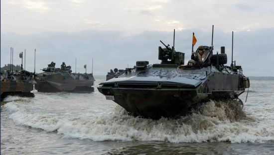 مع قرب انتهاء مهلة ترامب.. آلاف "المارينز" يصلون الشرق الأوسط الجمعة