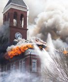 حريق ضخم بمبنى محكمة في ولاية جورجيا