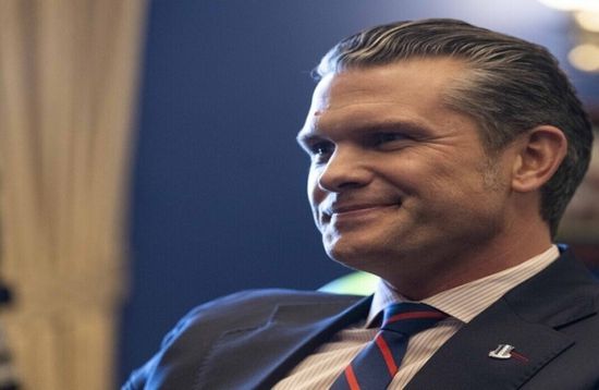 وزير الحرب الأمريكي: سنواصل إجراء المفاوضات مع إيران بـ"القنابل"