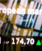 ارتفاع الأسهم الأوروبية مع تراجع عوائد السندات