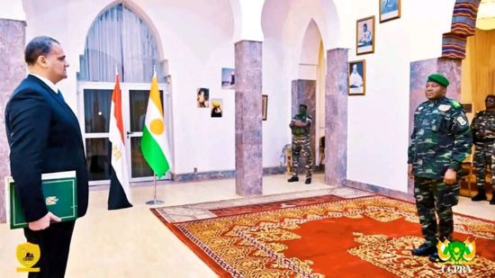 السفير المصري الجديد يقدم أوراق اعتماده لرئيس النيجر