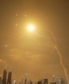 سماع دوي انفجارات ضخمة وسط إسرائيل وتل أبيب