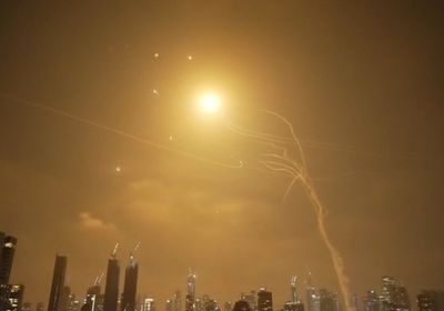 سماع دوي انفجارات ضخمة وسط إسرائيل