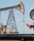 أسعار النفط تقفز بنسبة 5% مع تعثر مفاوضات التهدئة