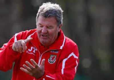 توشاك نجم ويلز وليفربول ينفي مزاعم ابنه بتشخيص إصابته بالخرف