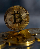 العملات المشفرة تفتتح تعاملات اليوم على تراجع