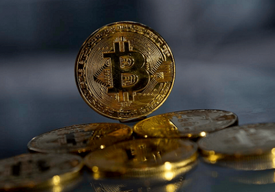 العملات المشفرة تفتتح تعاملات اليوم على تراجع