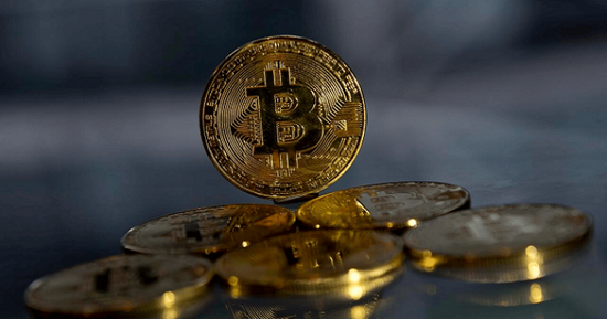 العملات المشفرة تفتتح تعاملات اليوم على تراجع