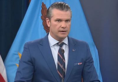 وزير الحرب الأمريكي يحذر: صواريخ إيران قادرة على ضرب لندن