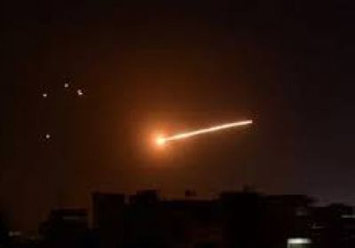 الدفاعات الإماراتية تتصدى لاعتداءات صاروخية إيرانية