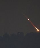 الدفاعات الإسرائيلية تعترض صواريخ إيرانية فوق دمشق