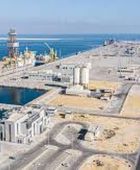 جريح وأضرار محدودة في هجوم بمسيّرتين على ميناء صلالة