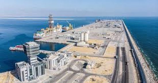 جريح وأضرار محدودة في هجوم بمسيّرتين على ميناء صلالة