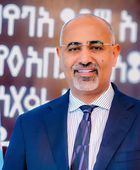 الرئيس الزُبيدي يستأنف اتصالاته مع قيادات الانتقالي