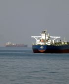 إيران تسمح بمرور 20 سفينة باكستانية عبر مضيق هرمز