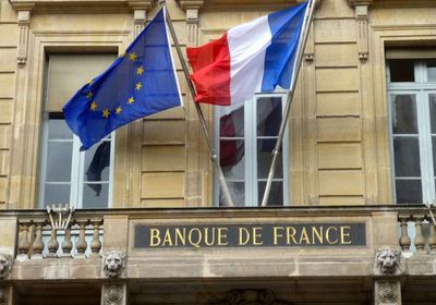 بنك فرنسا يخفض توقعات النمو ويرفع تقديرات التضخم