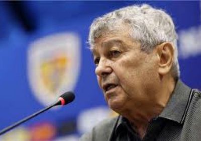 نقل لوتشيسكو مدرب رومانيا للمستشفى بعد إصابته بوعكة صحية