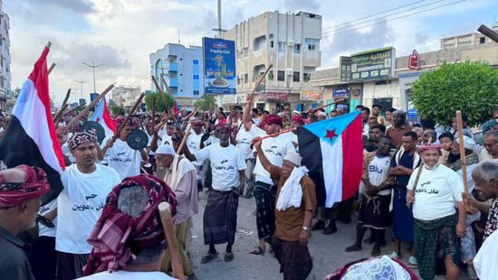 علم الجنوب يتصدر فعاليات المطلع السنوي لعقل باعوين بالشحر