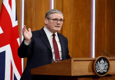 رئيس وزراء بريطانيا يدعو شركة لويدز لاجتماع لبحث أزمة حرب إيران