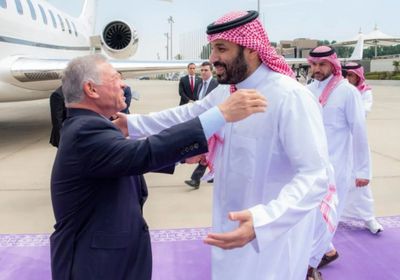 ولي العهد السعودي يستقبل عاهل الأردن وأمير قطر في جدة