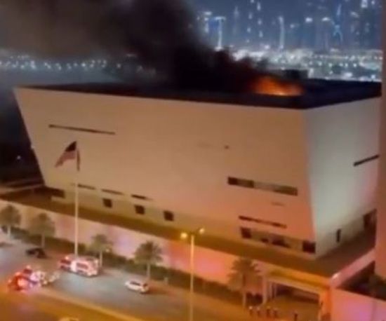 الشارقة تتعامل مع حادث ناجم عن استهداف مبنى بالوسطى