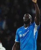 لوكاكو قد يتلقى عقوبة من نابولي بعد غيابه عن التدريب