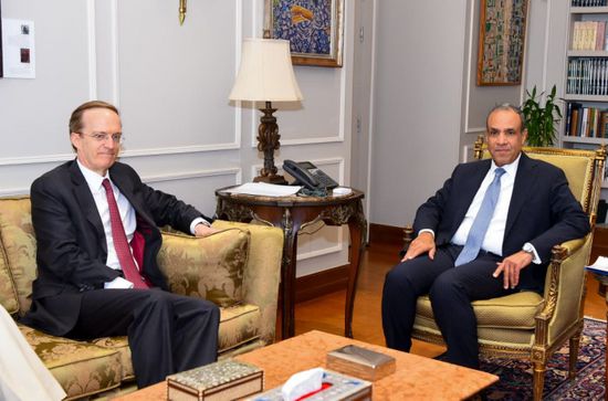 وزير الخارجية المصري يبحث مع مسؤول بالاتحاد الأوروبي تعزيز التعاون