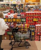 تراجع ثقة المستهلكين الأمريكيين لأدنى مستوى في 2026