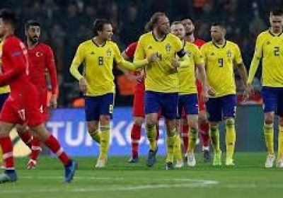 يوكريش يسجل هدفا في الدقائق الأخيرة ليقود السويد للفوز على بولندا