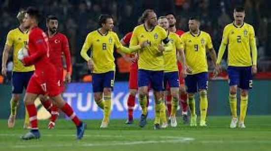 يوكريش يسجل هدفا في الدقائق الأخيرة ليقود السويد للفوز على بولندا