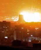 غارات أمريكية عنيفة تستهدف منشآت حيوية بإيران