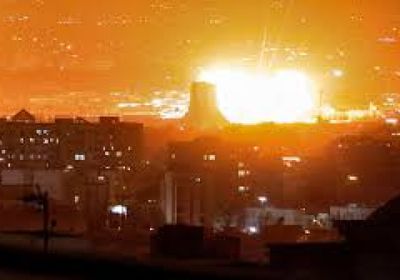 غارات أمريكية عنيفة تستهدف منشآت حيوية بإيران