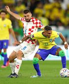 البرازيل تنتزع فوزًا مثيرًا من كرواتيا