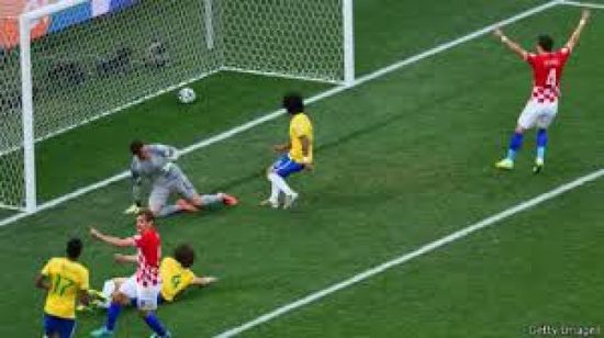 البرازيل تسجل هدفين متأخرين لتفوز على كرواتيا 3-1 وديًا