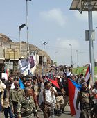 الجماهير تزحف لجولدمور لفتح مقري الجمعية الوطنية و"خارجية الانتقالي"